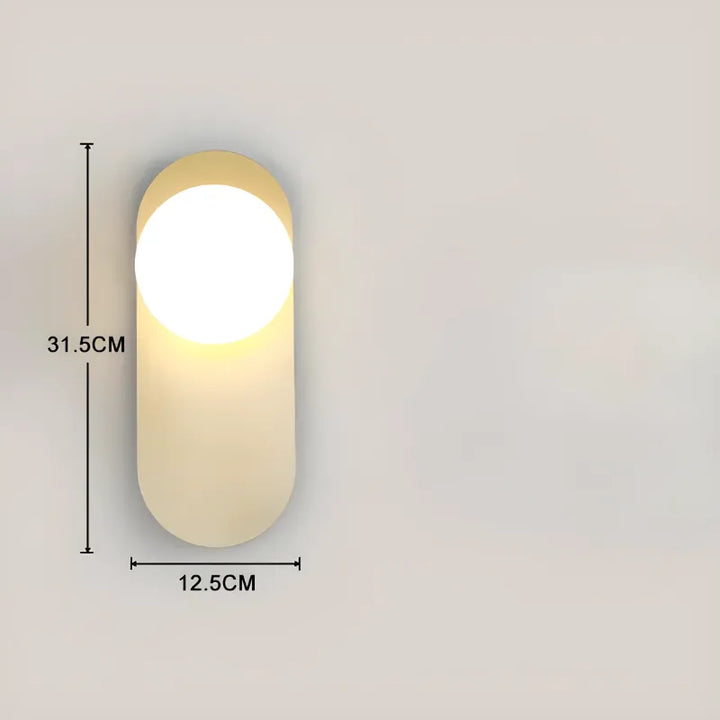 Applique murale LED décorative boule Luminaire Essenza, finition or blanc froid, éclairage moderne pour intérieur.