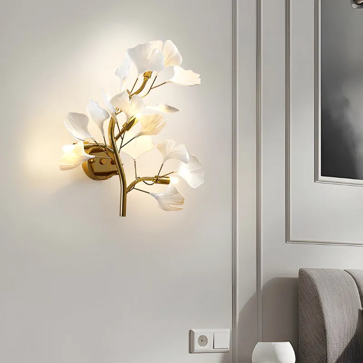 Applique murale LED décorative moderne en céramique dorée, éclairage design haut de gamme, luminaire Essenza.