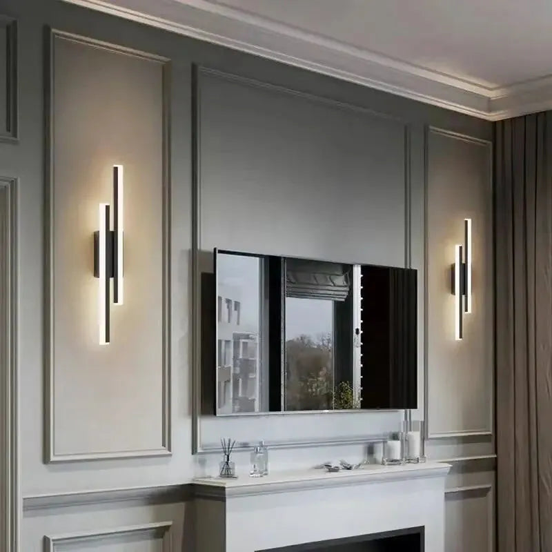 Applique murale LED design Luminaire Essenza à double barre noire avec options de couleurs, éclairage moderne et élégant.