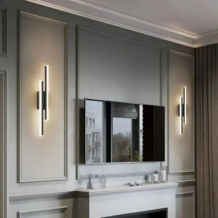 Applique murale LED design Luminaire Essenza à double barre noire avec options de couleurs, éclairage moderne et élégant.