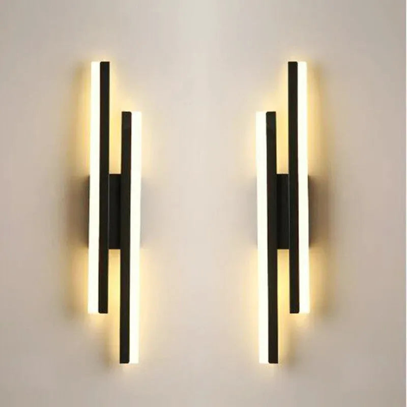 Applique murale LED design Luminaire Essenza à double barre noire, éclairage moderne avec trois options de couleurs.