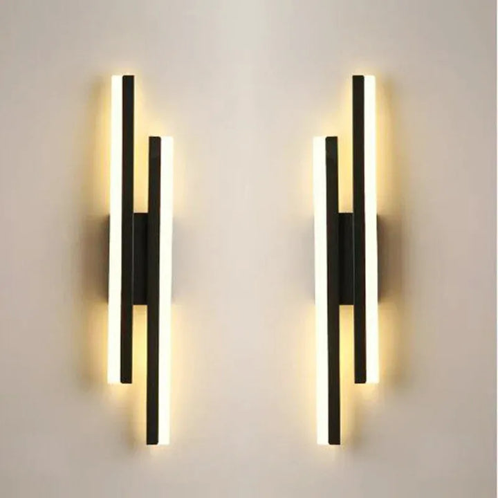 Applique murale LED design Luminaire Essenza à double barre noire, éclairage moderne avec trois options de couleurs.