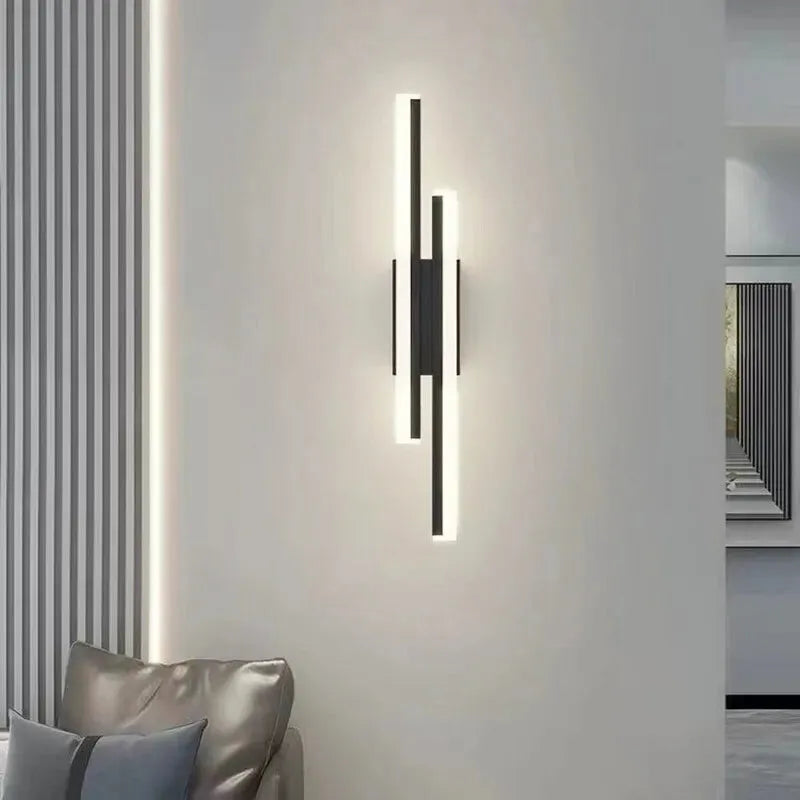 Applique murale LED design Luminaire Essenza à double barre noire, éclairage moderne avec trois options de couleurs.