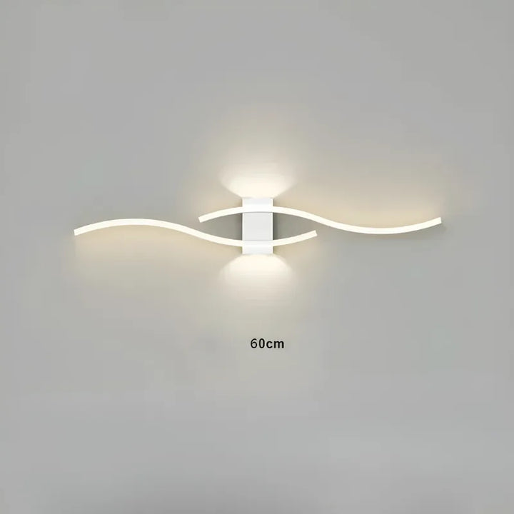 Applique murale LED blanche de 60 cm, design moderne et décoratif, luminaire Essenza avec lumière blanc chaud.