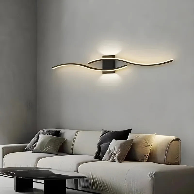 Applique murale LED moderne et décorative Luminaire Essenza, finition noire, 60 cm, éclairage blanc chaud, design élégant.