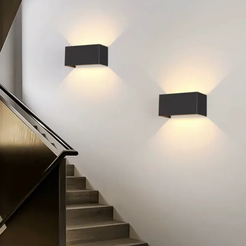 Applique murale LED design nordique minimaliste rectangulaire noir et blanc, 20 cm, lumière chaude 2700-3500K, par Luminaire Essenza.