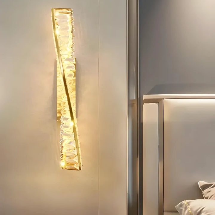Applique murale LED dorée avec éclats de cristal, design moderne, 50 cm, blanc naturel, éclairage 4200K, haut de gamme.
