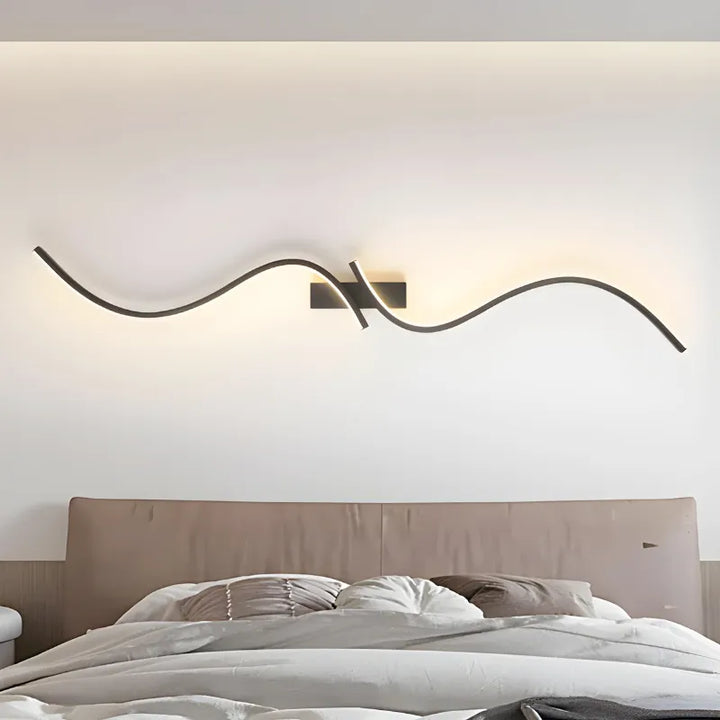 Applique murale LED moderne et minimaliste de Luminaire Essenza, éclairage décoratif élégant pour intérieur.