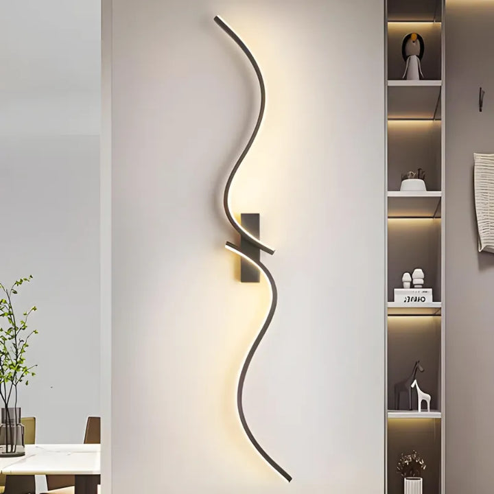 Applique murale LED Luminaire Essenza élégante, moderne, minimaliste et décorative pour éclairage intérieur.