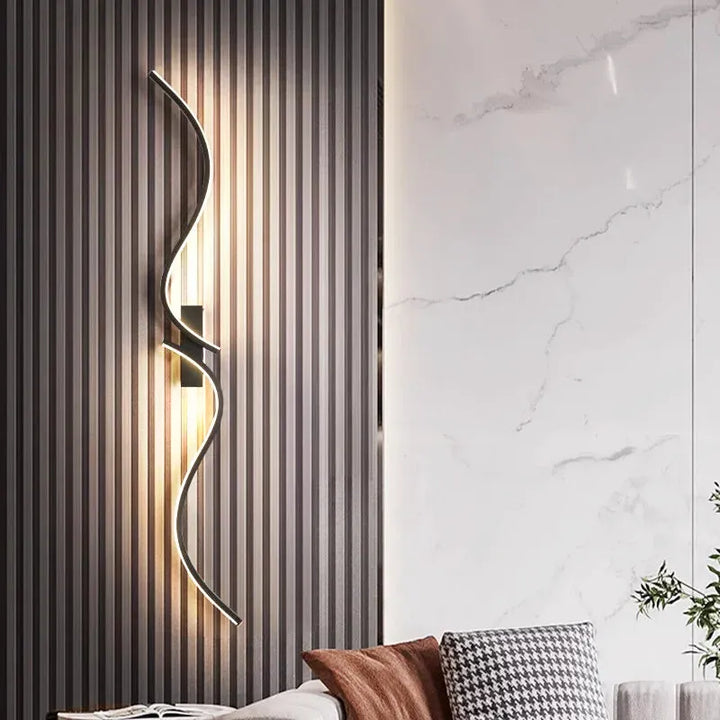 Applique murale LED moderne et minimaliste Luminaire Essenza, design élégant et décoratif pour intérieur.