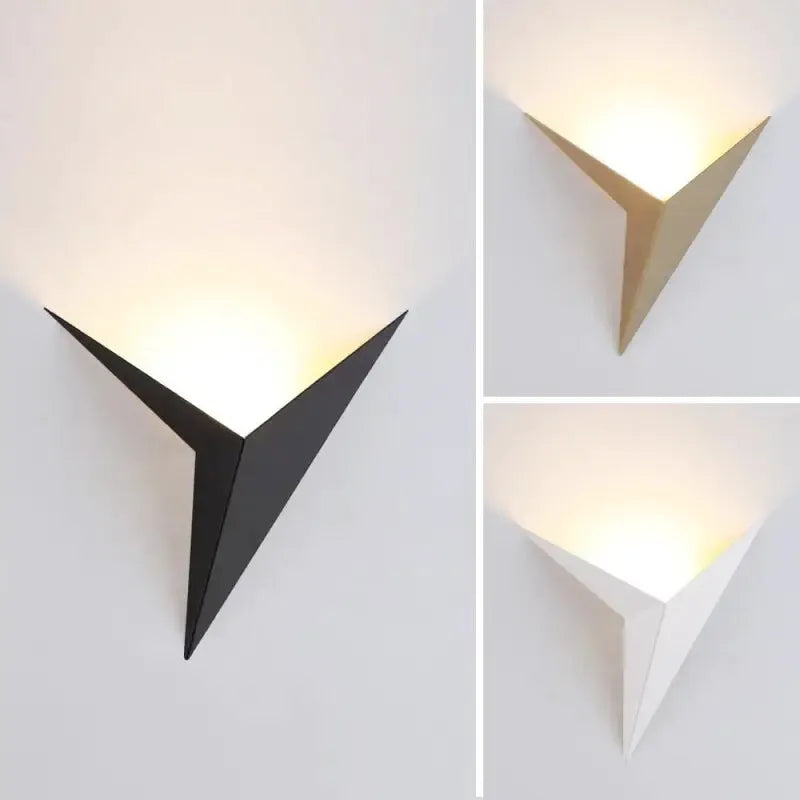 Applique murale LED Étoile Nordique Luminaire Essenza avec finition or et blanc froid, éclairage moderne pour chambre ou salon