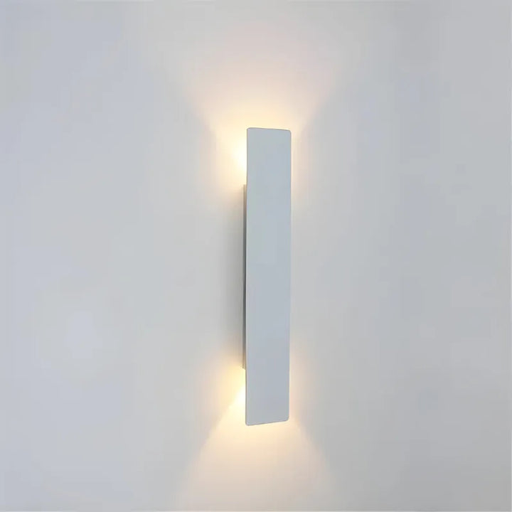 Applique murale LED extérieure Luminaire Essenza, design minimaliste moderne, blanc chaud, 20 cm pour éclairage extérieur.