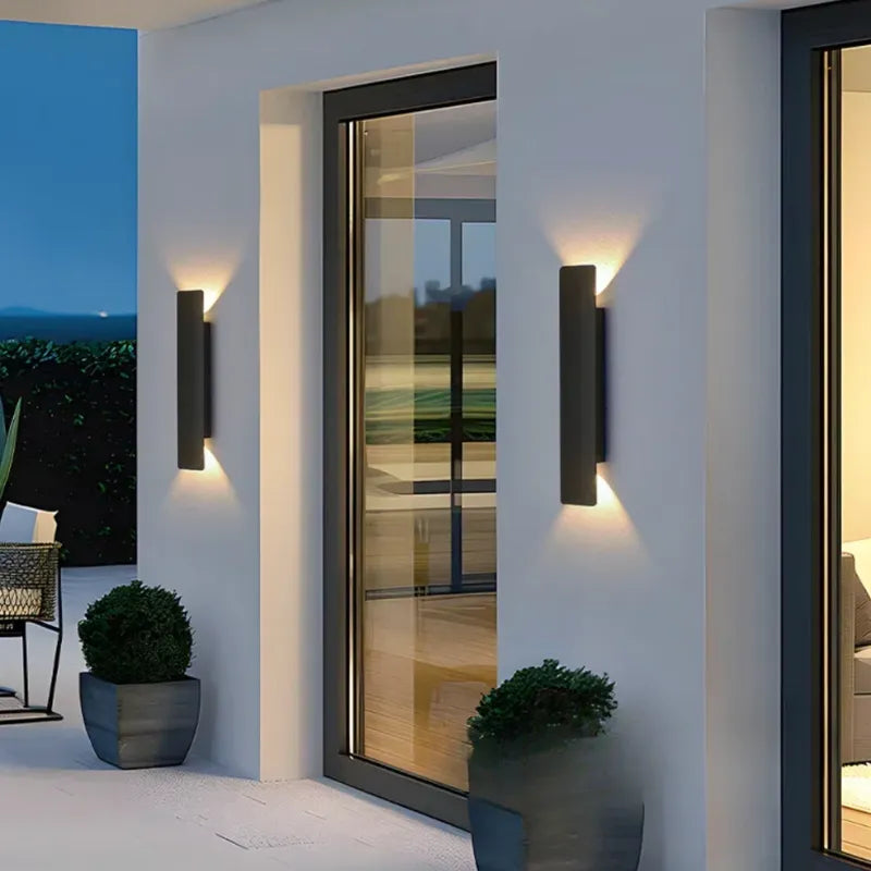 Applique murale LED extérieure Luminaire Essenza, design minimaliste moderne, noir ou blanc chaud, 20 cm.