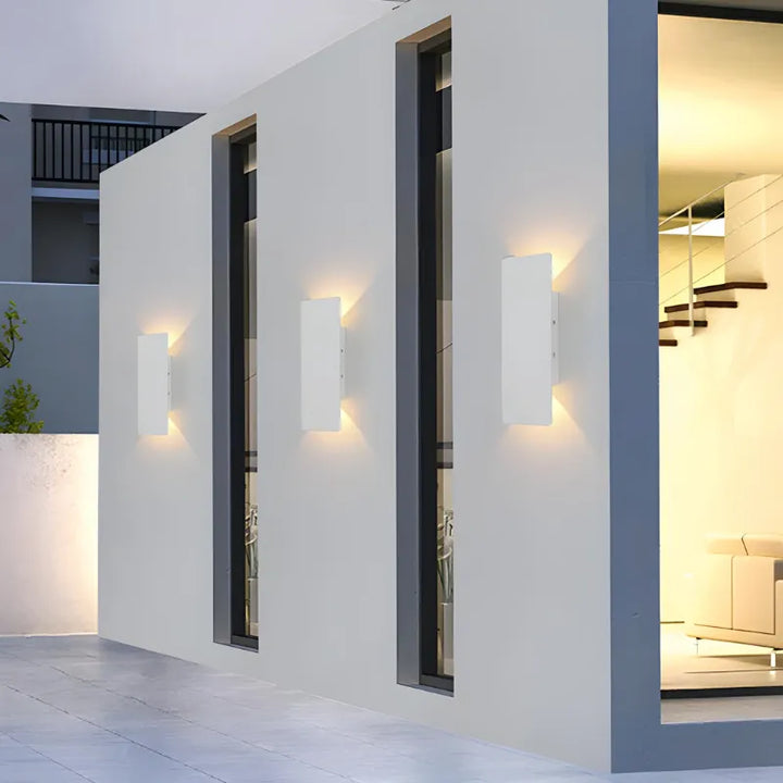 Applique murale LED extérieure minimaliste et moderne Luminaire Essenza, design noir et blanc, 20 cm.