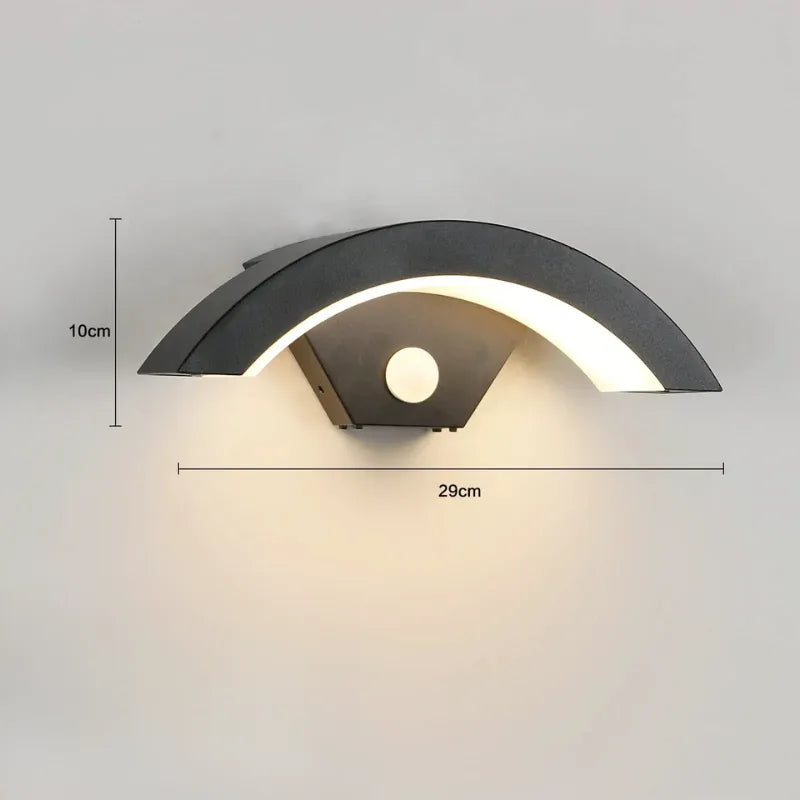 Applique murale LED extérieure moderne Luminaire Essenza avec capteur, éclairage extérieur élégant et fonctionnel.