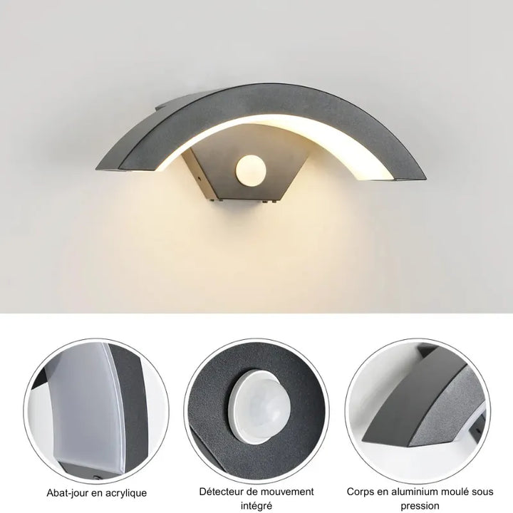 Applique murale LED extérieure moderne Luminaire Essenza avec capteur de mouvement, design élégant pour l’éclairage extérieur.