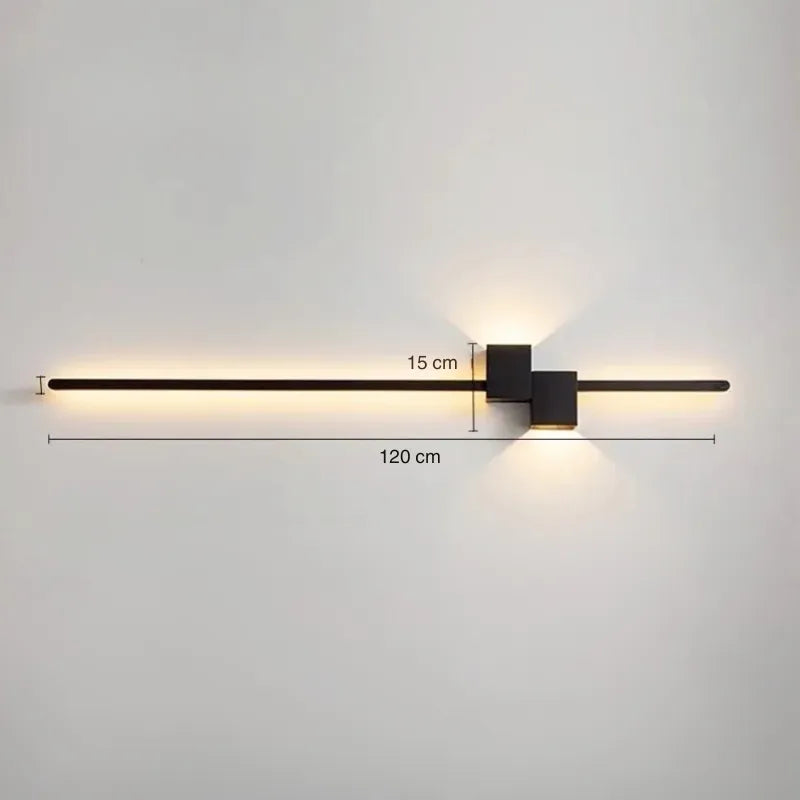 Applique murale LED linéaire Luminaire Essenza, design hôtel chic, 120 cm de long, éclairage élégant pour mur intérieur.