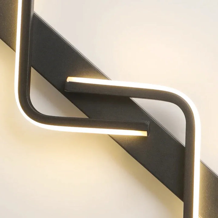 Applique murale LED longue, moderne et décorative de 80 cm, blanc froid 5500-7000K, par Luminaire Essenza.