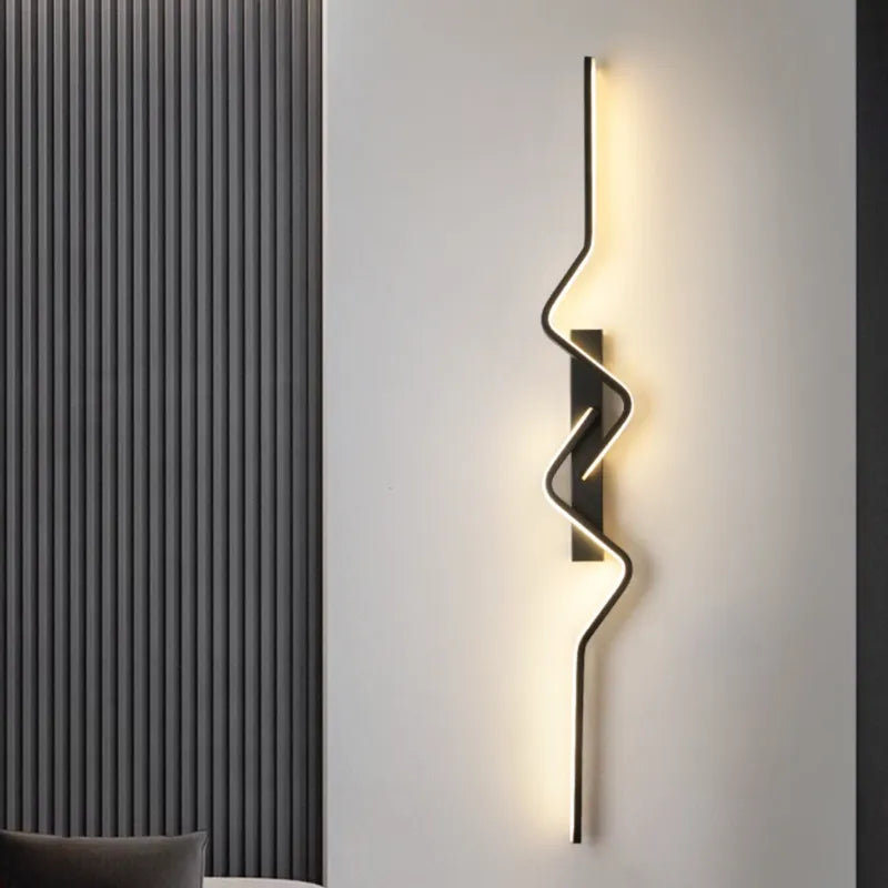 Applique murale LED longue de 80 cm, luminaire moderne et décoratif blanc froid 5500-7000K, par Luminaire Essenza.