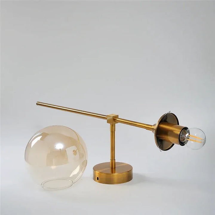 Applique murale LED longue Luminaire Essenza au design scandinave blanc, éclairage moderne pour intérieur élégant.