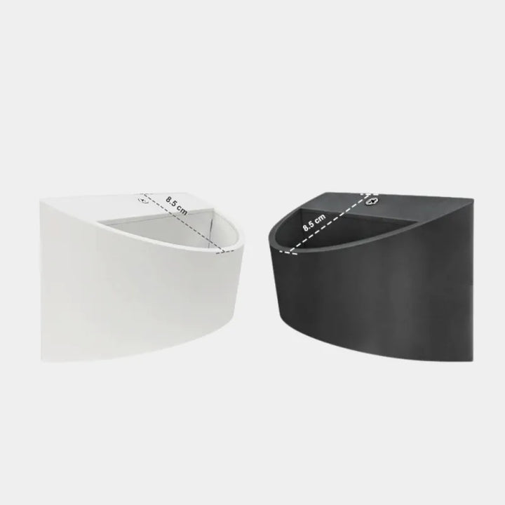 Applique murale LED luxueuse blanche avec lumière froide 5500-7000K, design moderne de Luminaire Essenza.