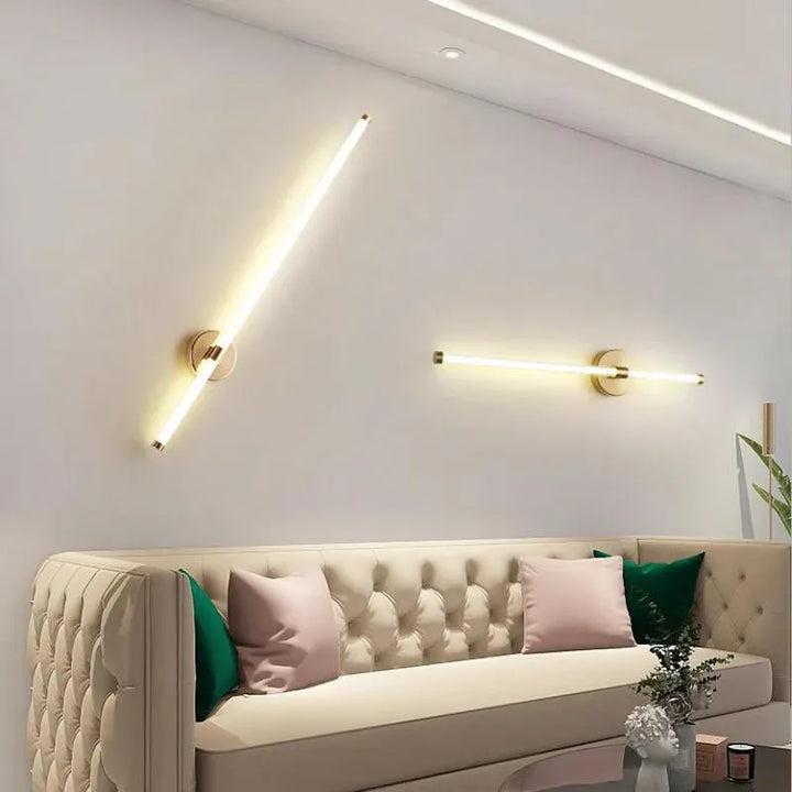 Applique murale LED minimaliste de luxe Luminaire Essenza avec design nordique, éclairage moderne et élégant pour intérieur.