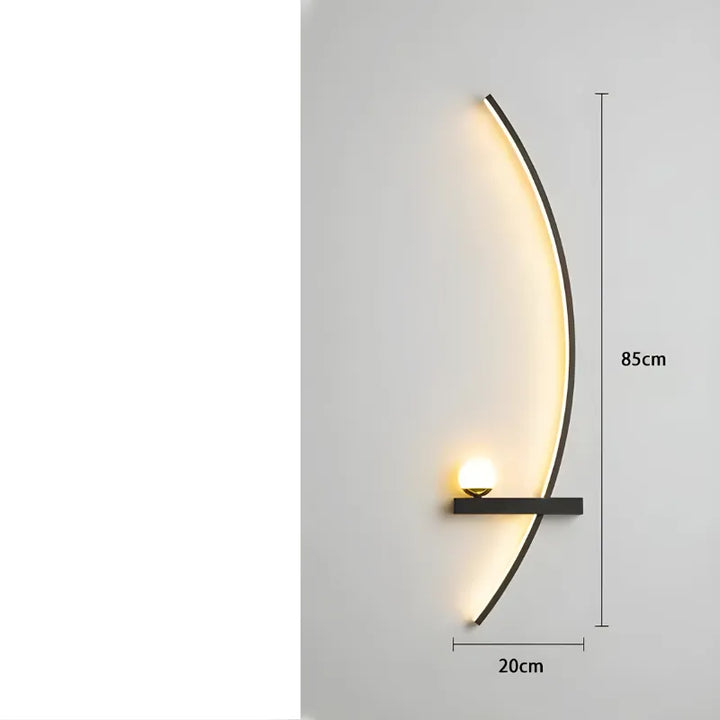 Applique murale LED minimaliste moderne en arc de cercle de Luminaire Essenza, éclairage élégant pour intérieur contemporain.