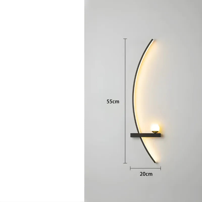 Applique murale LED moderne en forme d'arc de cercle, design minimaliste de Luminaire Essenza, éclairage élégant pour intérieur.
