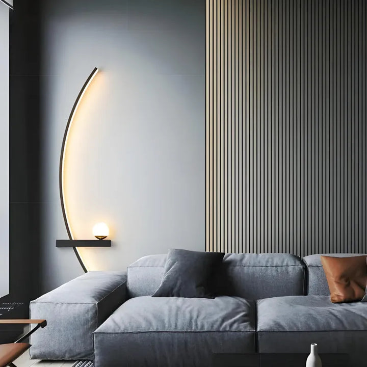 Applique murale LED minimaliste moderne en forme d'arc de cercle, conçue par Luminaire Essenza, pour une décoration élégante.