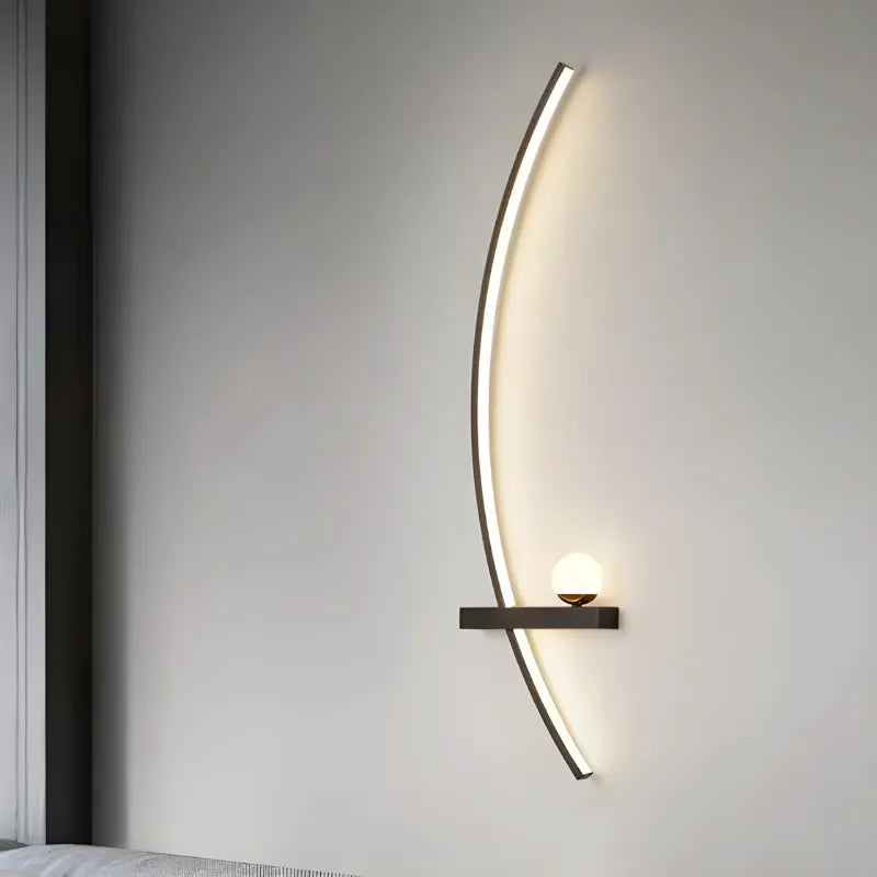 Applique murale LED moderne en cercle minimaliste de Luminaire Essenza, éclairage décoratif pour salon ou chambre.