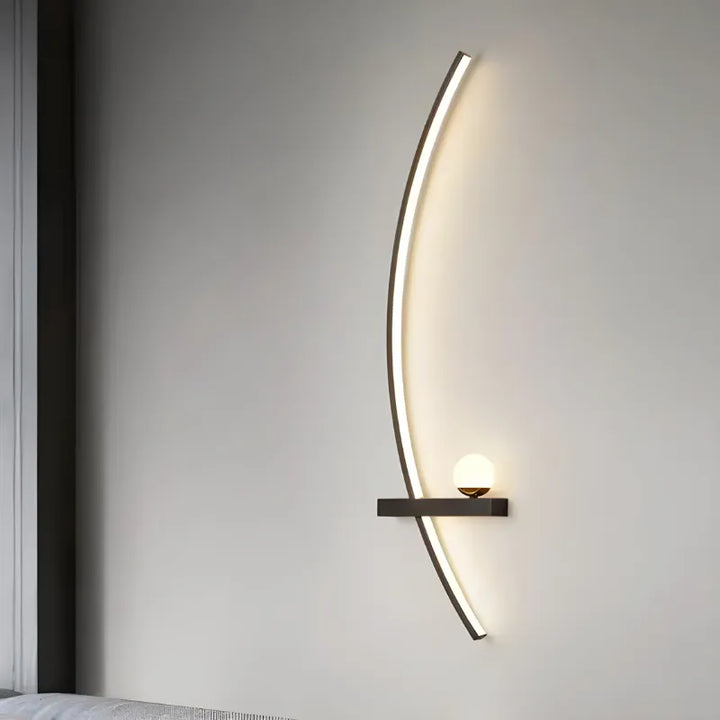 Applique murale LED moderne en cercle minimaliste de Luminaire Essenza, éclairage décoratif pour salon ou chambre.