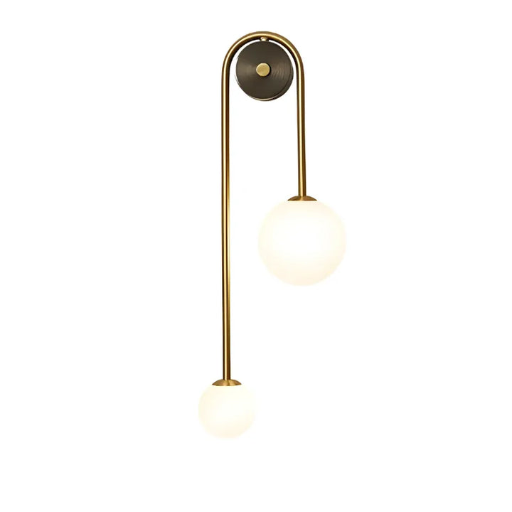 Applique murale LED minimaliste Nordique Luminaire Essenza avec double sphère blanche froide, design décoratif moderne.
