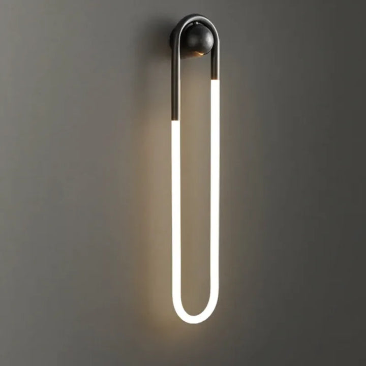 Applique murale LED minimaliste nordique Luminaire Essenza, design allongé suspendu, finition or blanc chaud, éclairage 2700-3500K