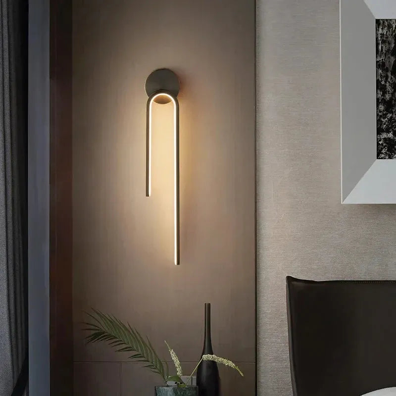 Applique murale LED minimaliste et décorative Luminaire Essenza, blanc chaud 2700-3500K, design nordique moderne.