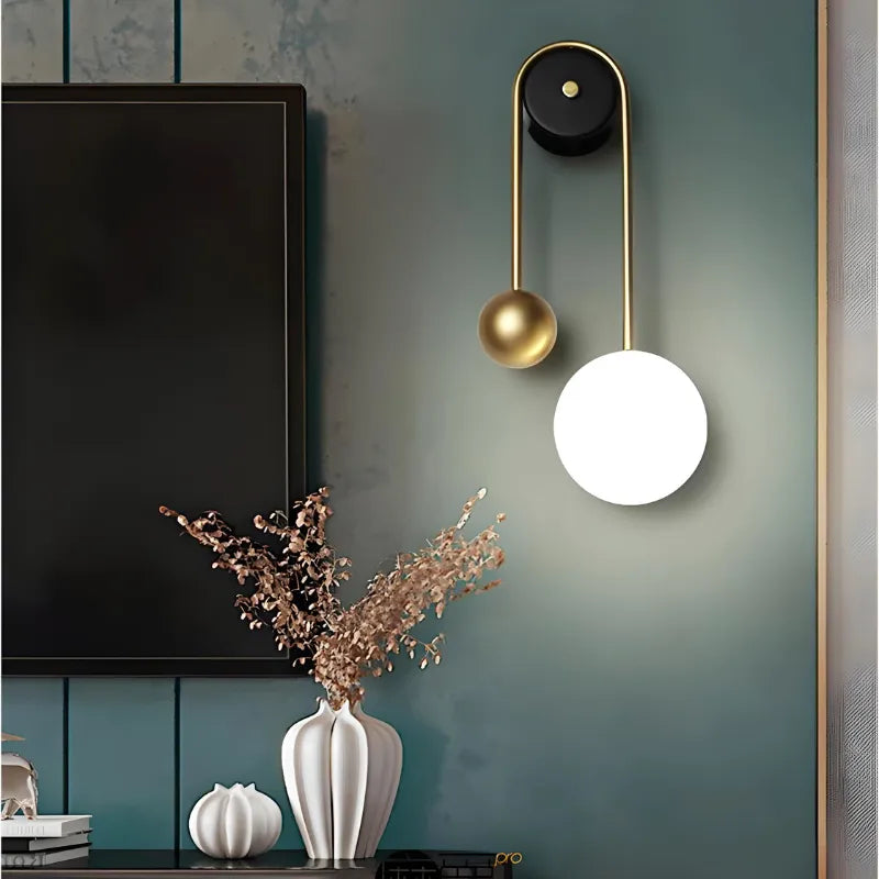 Applique murale LED minimaliste et décorative en forme de sphère, blanc chaud, design nordique, Luminaire Essenza.