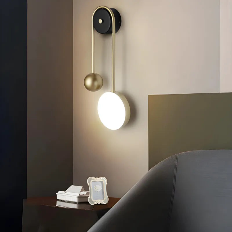 Applique murale LED minimaliste et décorative en forme de sphère blanche chaude, style nordique, Luminaire Essenza.