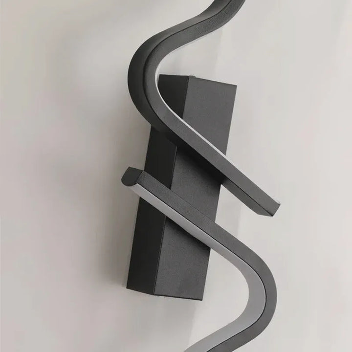 Applique murale LED moderne de 60 cm par Luminaire Essenza, design décoratif et nordique, éclairage élégant pour intérieur.
