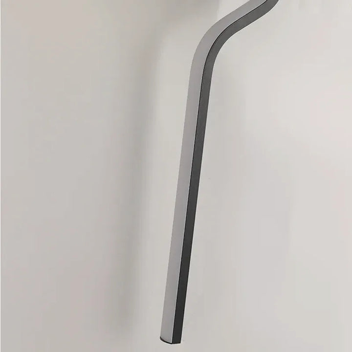 Applique murale LED moderne Luminaire Essenza, design décoratif nordique, 60 cm, éclairage élégant pour intérieur.