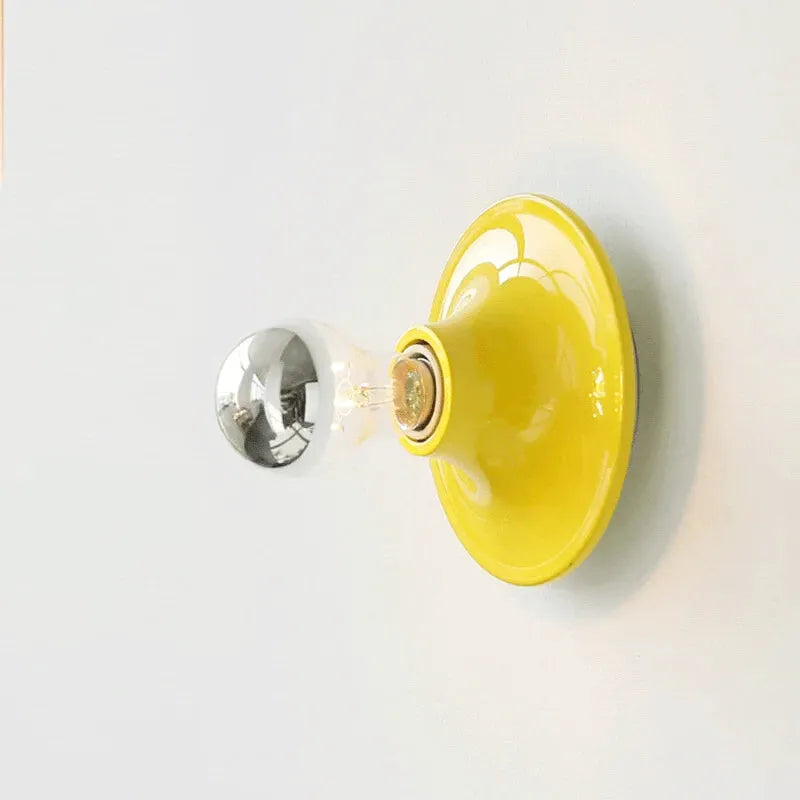 Applique murale LED moderne, décorative et minimaliste, fabriquée par Luminaire Essenza, éclairage élégant pour intérieur.