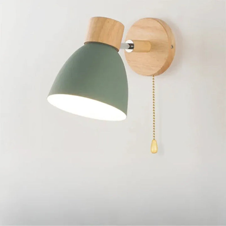 Applique murale LED moderne en fer vert, style nordique minimaliste avec interrupteur et ampoule, par Luminaire Essenza.