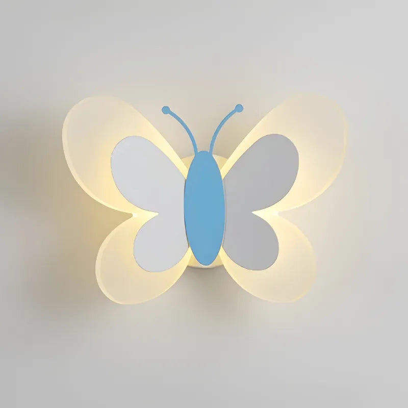 Applique murale LED moderne en forme de papillon, blanc chaud, design élégant pour décoration intérieure Luminaire Essenza.