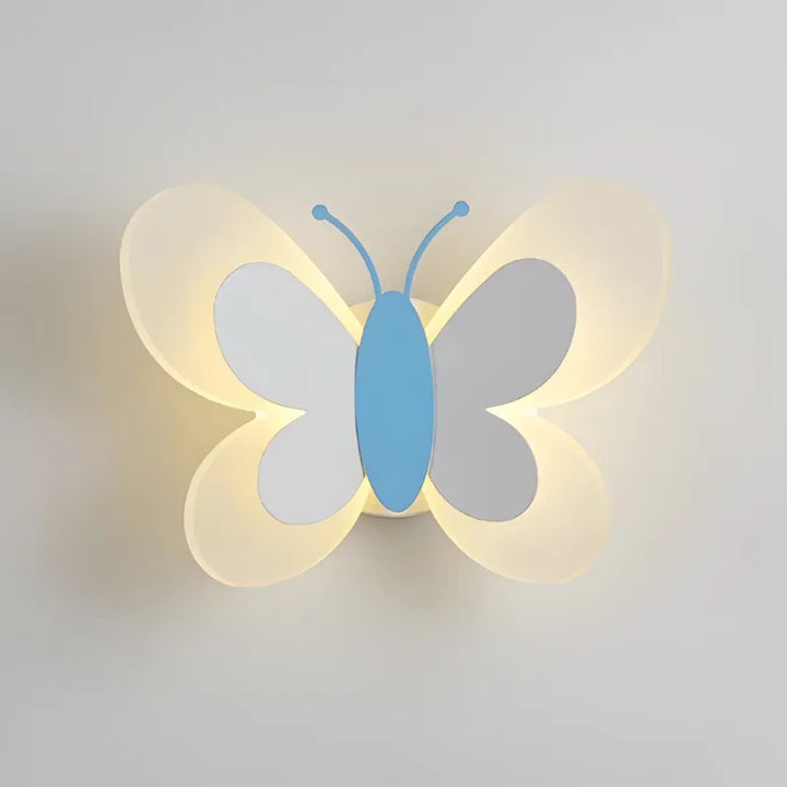 Applique murale LED moderne en forme de papillon, blanc chaud, design élégant pour décoration intérieure Luminaire Essenza.