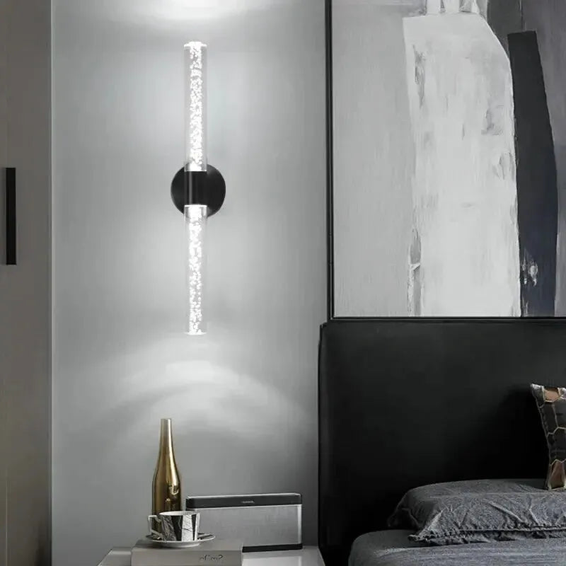 Applique murale LED nordique de luxe Luminaire Essenza avec double extrémité, éclairage moderne et élégant pour intérieur.