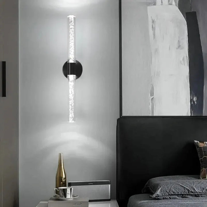 Applique murale LED nordique de luxe Luminaire Essenza avec double extrémité, éclairage moderne et élégant pour intérieur.
