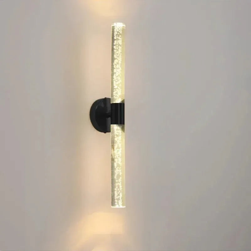 Applique murale LED nordique de luxe Luminaire Essenza, double extrémité, noir et blanc, lumière chaude 2700K à 3500K.