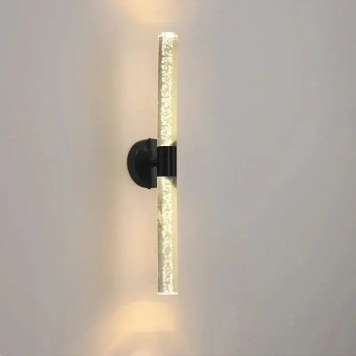 Applique murale LED nordique de luxe Luminaire Essenza, double extrémité, noir et blanc, lumière chaude 2700K à 3500K.