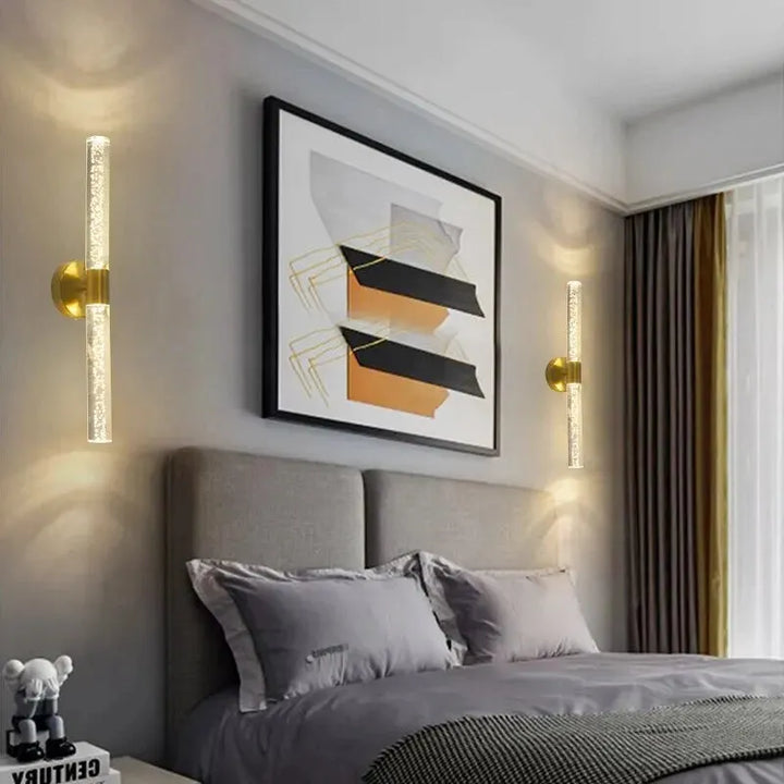 Applique murale LED nordique de luxe Luminaire Essenza avec double extrémité, design moderne et élégant, éclairage d'ambiance.