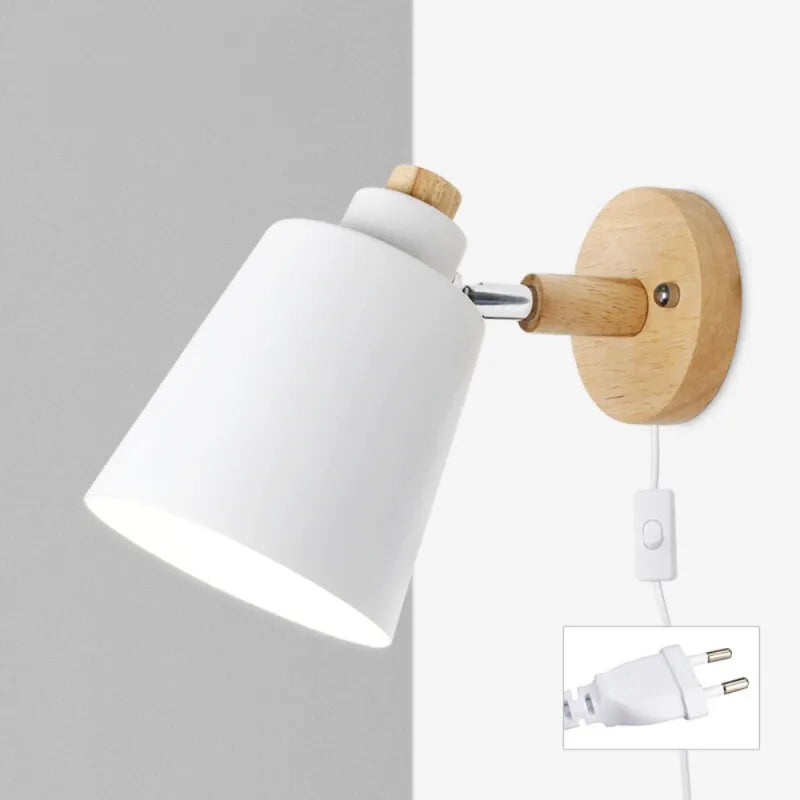 Applique murale LED nordique en fer blanc de Luminaire Essenza, design scandinave pour éclairage intérieur moderne.