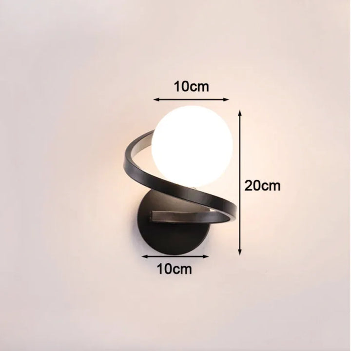 Applique murale LED nordique sphérique noire avec lumière blanche chaude, design simple et moderne, de Luminaire Essenza.