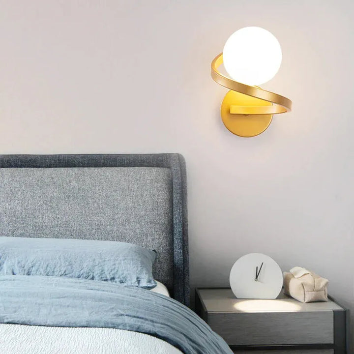 Applique murale LED sphérique de style nordique Luminaire Essenza avec lumière blanche froide, design double et moderne.